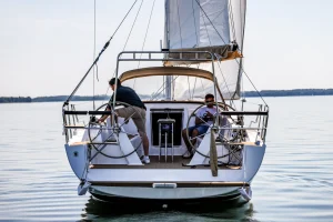 Prezentacja jachtu Legion 360 - zewnątrz