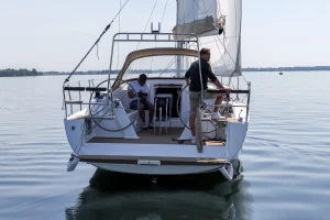 Prezentacja jachtu Legion 360 - zewnątrz