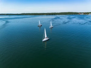 Prezentacja jachtu Legion 360 - zewnątrz