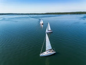 Prezentacja jachtu Legion 360 - zewnątrz