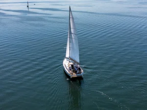 Prezentacja jachtu Legion 360 - zewnątrz