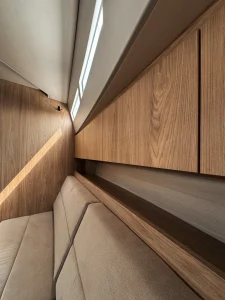 Prezentacja jachtu Legion 360 - wnętrze