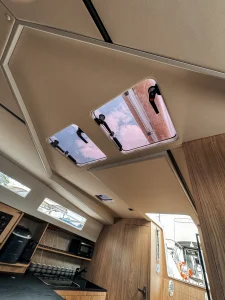 Prezentacja jachtu Legion 360 - wnętrze