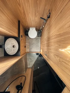 Prezentacja jachtu Legion 360 - wnętrze